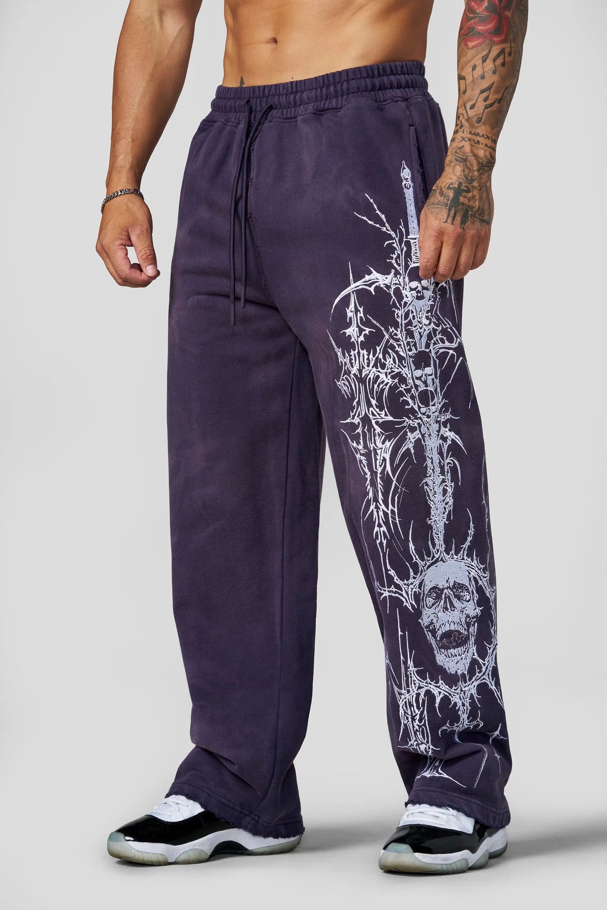 Eternal Embroidered Sweats morado Youngla