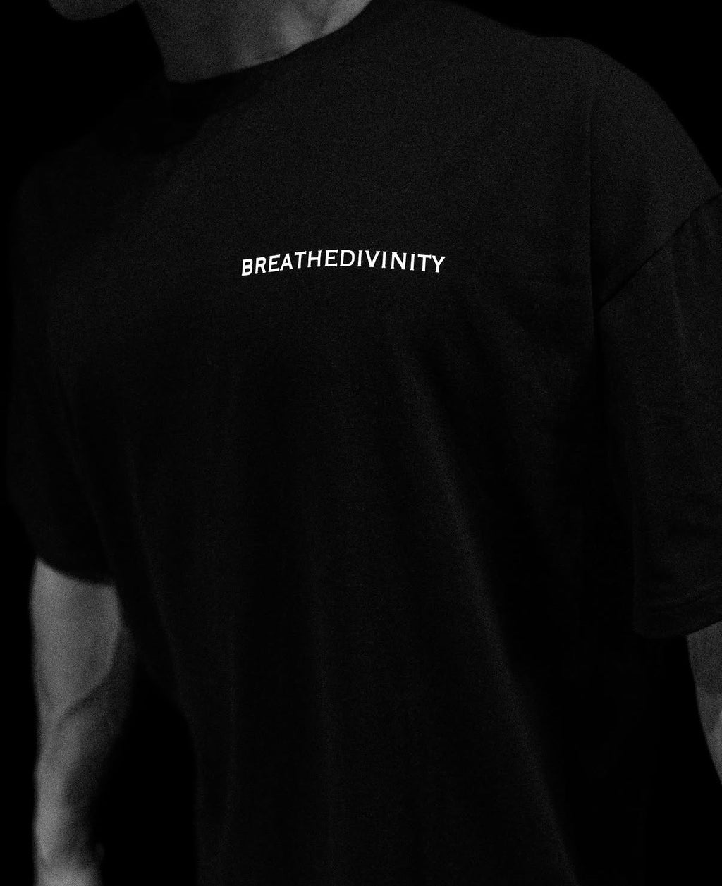 Breathedivinity Tshirt negra